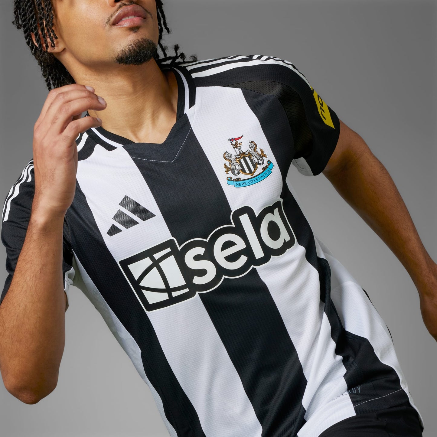 NEWCASTLE UNITED 24/25 HOME JERSEY